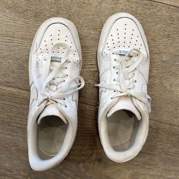 Nike Air Force 1 Size 9 - pre-loved - Picture 2 of 8